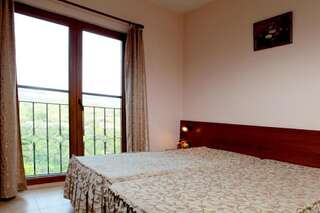 Отель Lucky Hotel Велико-Тырново Double or Twin Room with Tzarevets Fortress View  with Free Parking-13